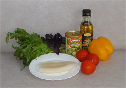 Салат с кальмарами, помидорами и перцем. Ингредиенты