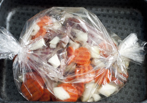 Кролик с овощами (запеченный в рукаве) - кулинарный рецепт с фото