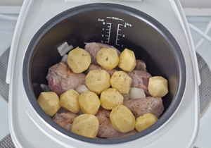 Куриные голени с картошкой в мультиварке - кулинарный рецепт с фото.  